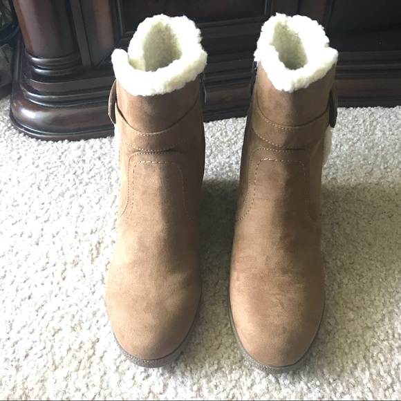 Liz Claiborne Suede Booties NEW! - Picture 4 of 6